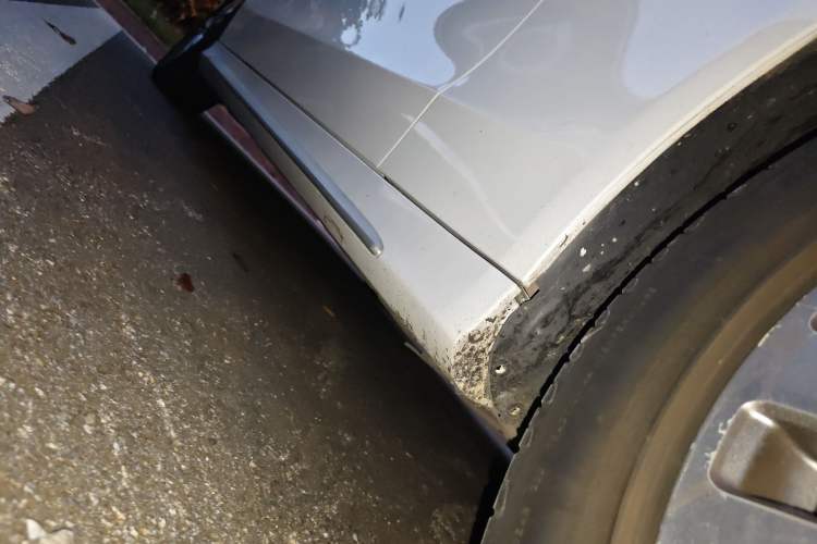 Used Mercedes-Benz C-Class 2016 C 200 L Sport Edition Right Side Sill