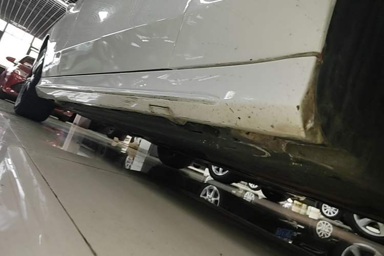 Used Mercedes-Benz C-Class 2016 C 200 Sport Edition Right Side Sill