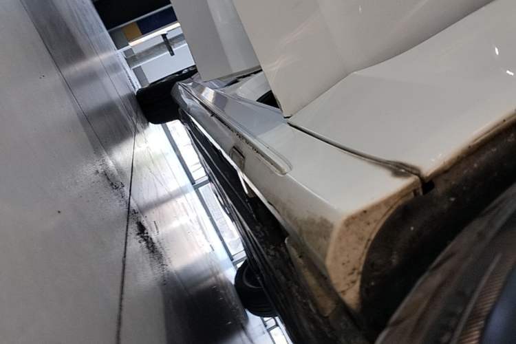 Used Mercedes-Benz C-Class 2016 C 200 Sport Edition Right Side Sill