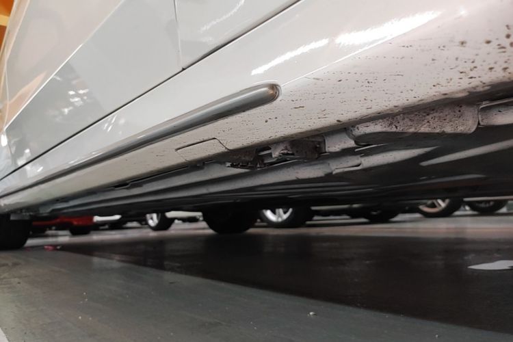 Used Mercedes-Benz C-Class 2016 C 200 L Sport Edition Right Side Sill