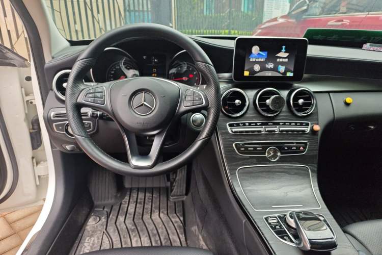 Used Mercedes-Benz C-Class 2016 C 200 L Sport Edition Steering Wheel
