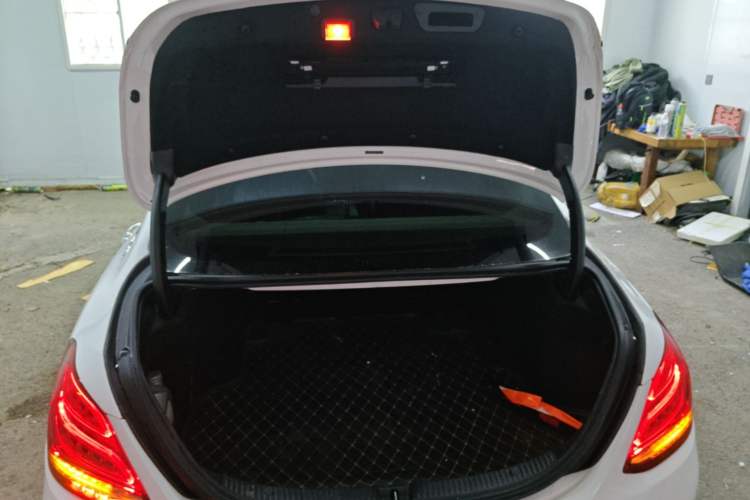 Used Mercedes-Benz C-Class 2016 C 180 L Sport Edition Trunk