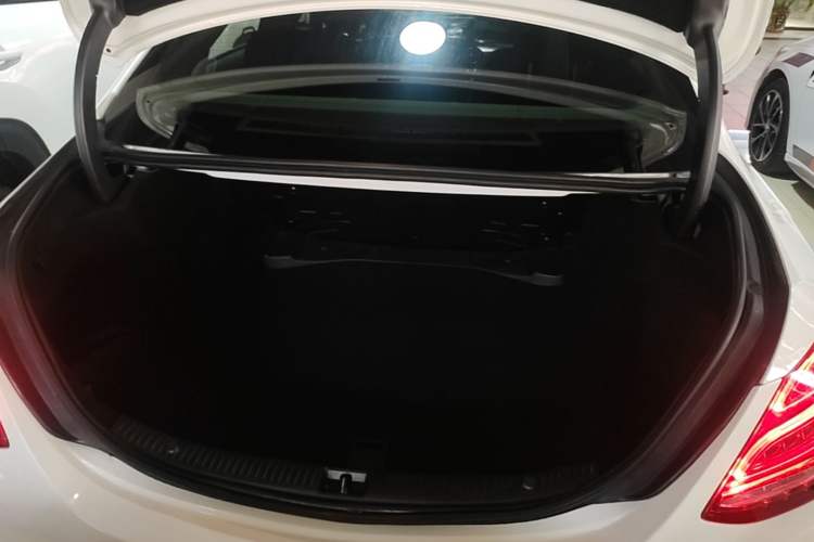 Used Mercedes-Benz C-Class 2016 C 180 L Sport Edition Trunk