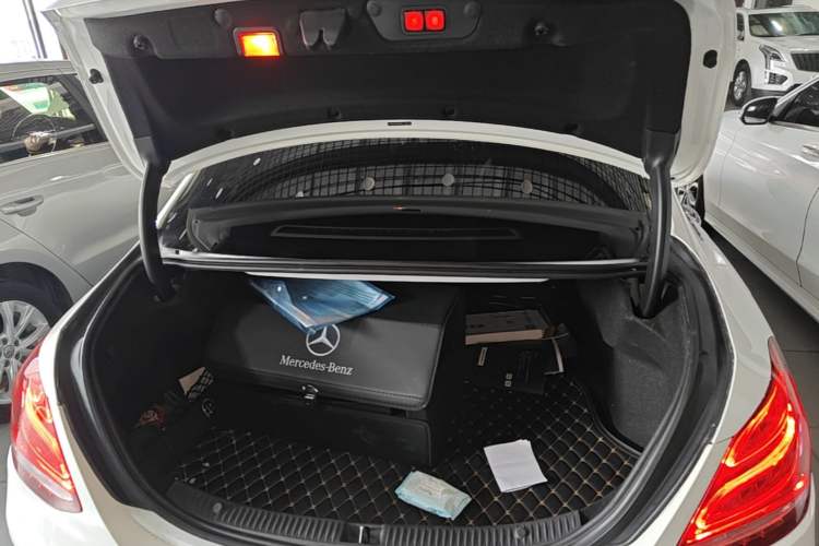 Used Mercedes-Benz C-Class 2016 C 200 L Trunk