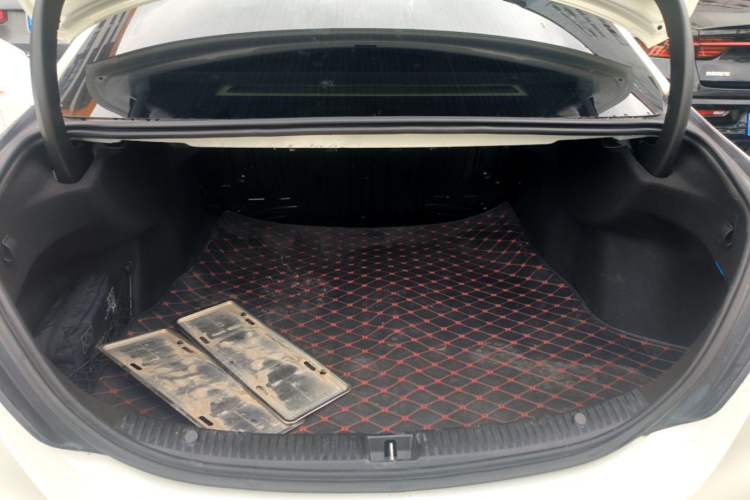 Used Mercedes-Benz C-Class 2016 C 200 L Sport Edition Trunk