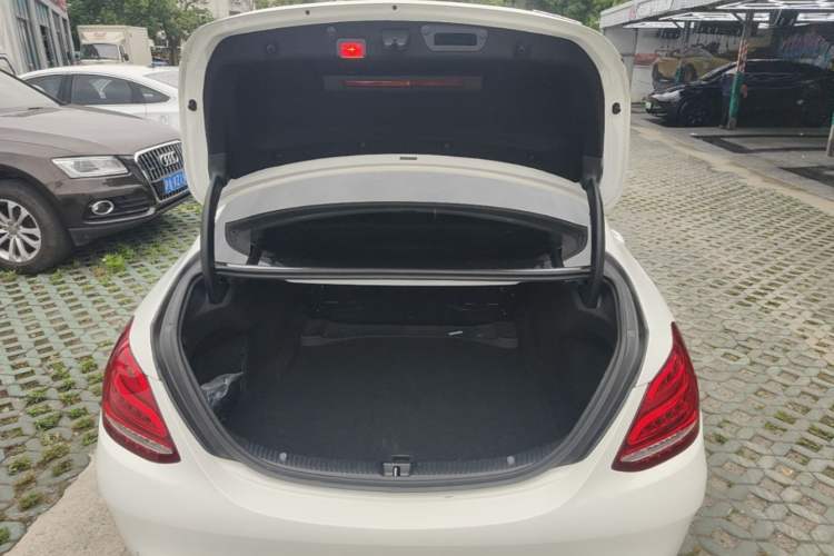 Used Mercedes-Benz C-Class 2016 C 200 Sport Edition Trunk