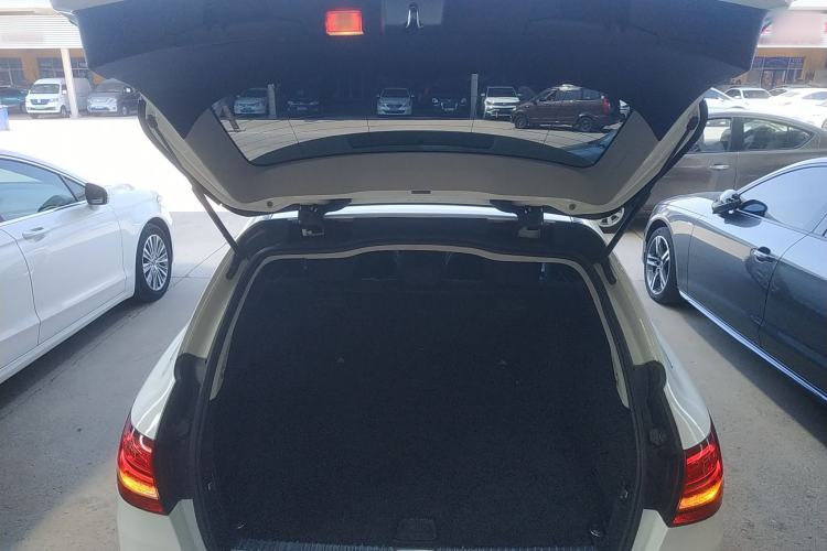 Used Mercedes-Benz C-Class 2016 C 180 Estate Trunk