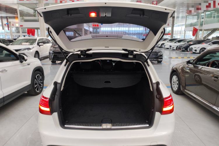 Used Mercedes-Benz C-Class 2016 C 180 Estate Trunk