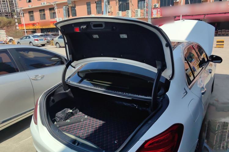 Used Mercedes-Benz C-Class 2016 C 200 L Trunk