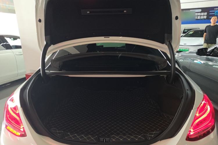 Used Mercedes-Benz C-Class 2016 C 200 L Sport Edition Trunk