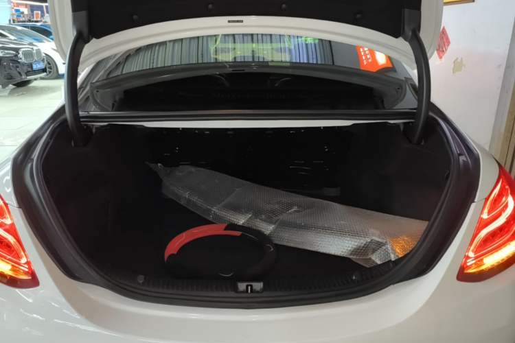 Used Mercedes-Benz C-Class 2016 C 200 L Sport Edition Trunk