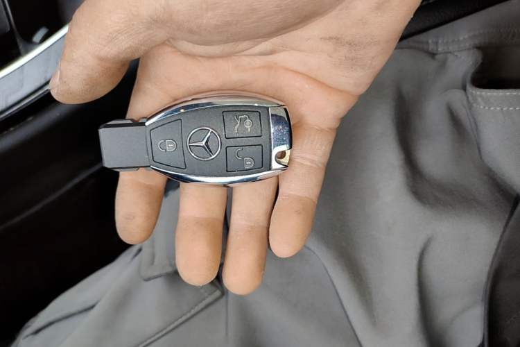 Used Mercedes-Benz C-Class 2016 C 200 L Sport Edition Vehicle Key