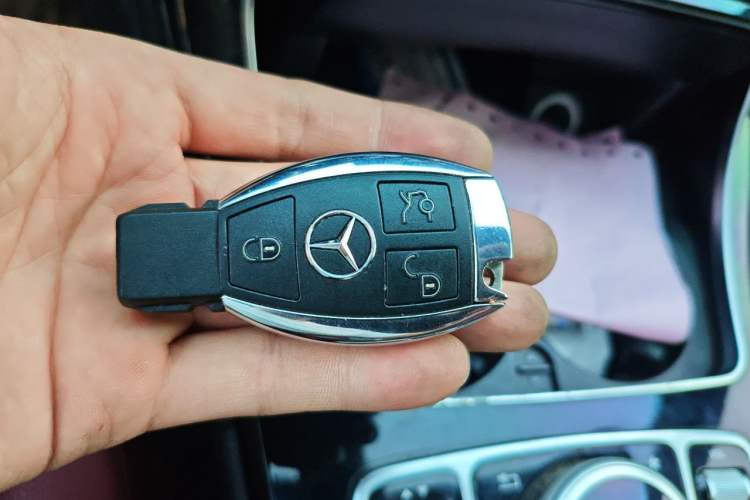 Used Mercedes-Benz C-Class 2016 C 200 Sport Edition Vehicle Key