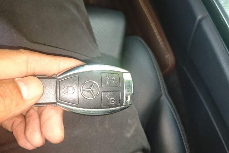 Used Mercedes-Benz C-Class 2016 C 200 L Sport Edition Vehicle Key