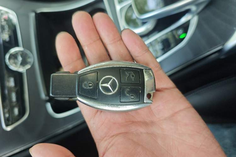Used Mercedes-Benz C-Class 2016 C 200 L Sport Edition Vehicle Key
