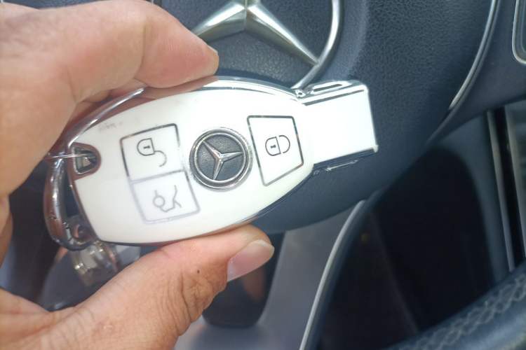 Used Mercedes-Benz C-Class 2016 C 180 L Sport Edition Vehicle Key