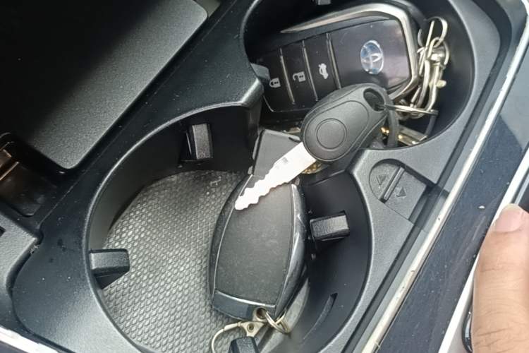 Used Mercedes-Benz C-Class 2016 C 200 Sport Edition Vehicle Key