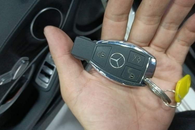 Used Mercedes-Benz C-Class 2016 C 180 L Sport Edition Vehicle Key