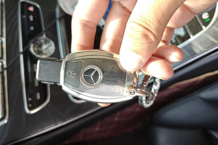 Used Mercedes-Benz C-Class 2016 C 200 L 4MATIC Sport Edition Vehicle Key