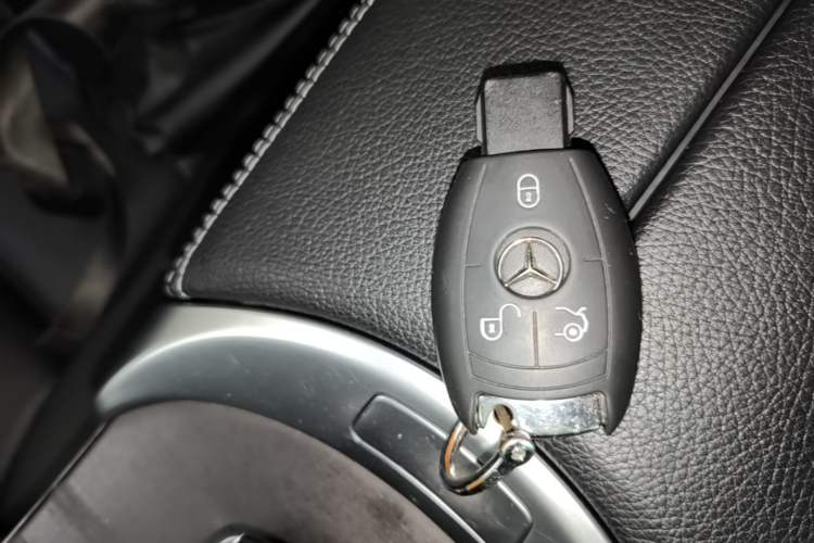 Used Mercedes-Benz C-Class 2016 C 200 L Sport Edition Vehicle Key