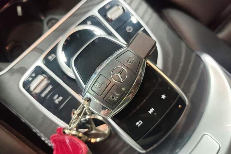 Used Mercedes-Benz C-Class 2016 C 180 L Sport Edition Vehicle Key