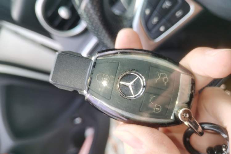 Used Mercedes-Benz C-Class 2016 C 200 Sport Edition Vehicle Key