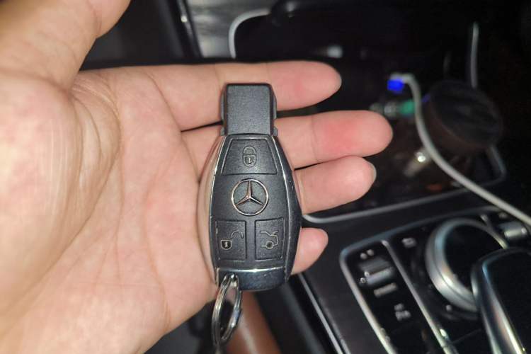 Used Mercedes-Benz C-Class 2016 C 200 L Sport Edition Vehicle Key
