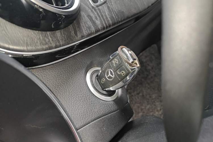 Used Mercedes-Benz C-Class 2016 C 200 L Sport Edition Vehicle Key