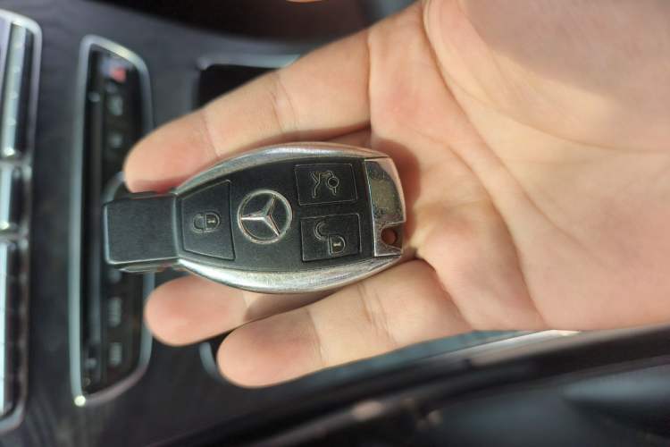 Used Mercedes-Benz C-Class 2016 C 200 L Sport Edition Vehicle Key