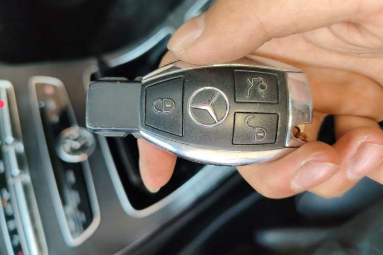 Used Mercedes-Benz C-Class 2016 C 180 L Sport Edition Vehicle Key