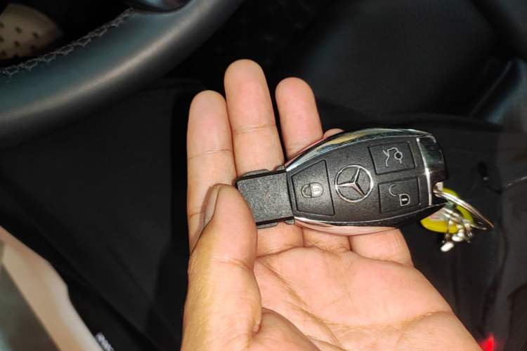 Used Mercedes-Benz C-Class 2016 C 200 L Sport Edition Vehicle Key