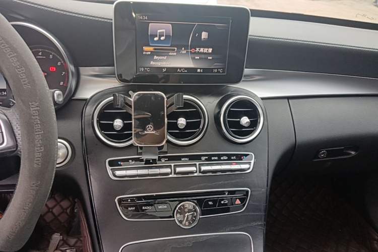 Used Mercedes-Benz C-Class 2017 C 200 L Sport Edition Audio And AC Panel