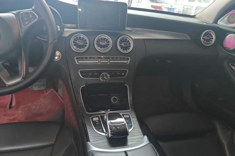 Used Mercedes-Benz C-Class 2017 C 180 L Sport Edition Center Console