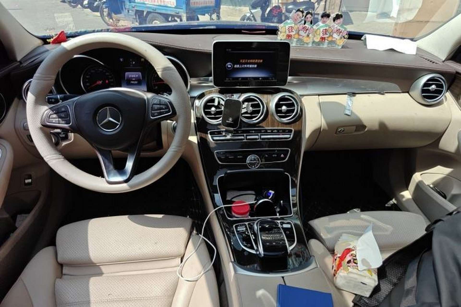 Used Mercedes-Benz C-Class 2017 Facelift C 200 L Center Console