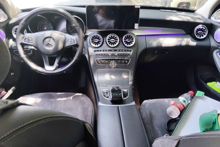 Used Mercedes-Benz C-Class 2017 Facelift C 200 L Sport Edition Center Console