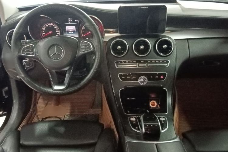 Used Mercedes-Benz C-Class 2017 Facelift C 200 L Sport Edition Center Console