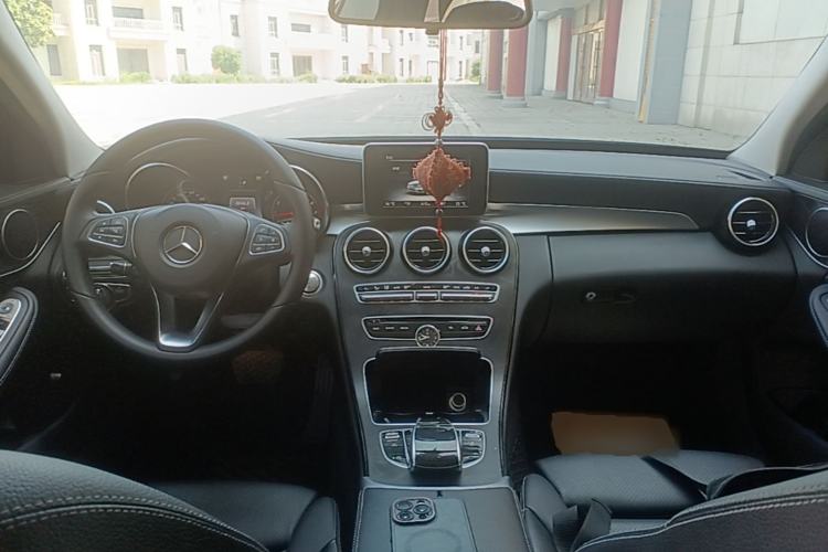 Used Mercedes-Benz C-Class 2017 Facelift C 200 L Sport Edition Center Console