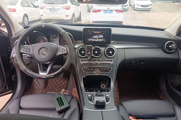 Used Mercedes-Benz C-Class 2017 C 200 L Sport Edition Center Console