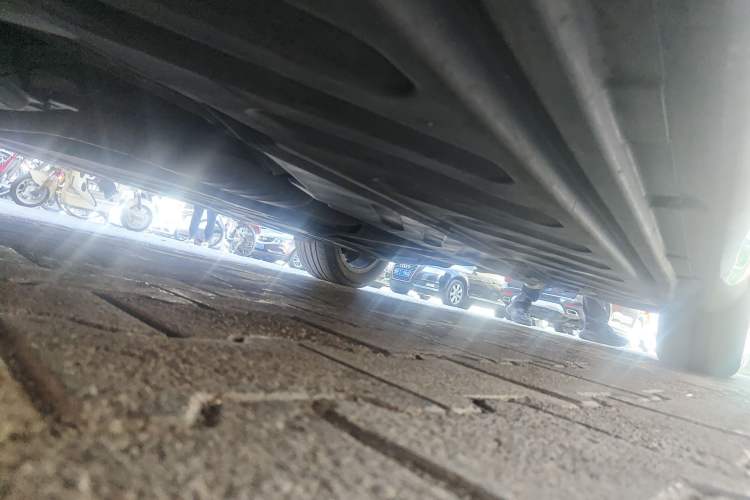 Used Mercedes-Benz C-Class 2017 C 200 L Chassis Front Left