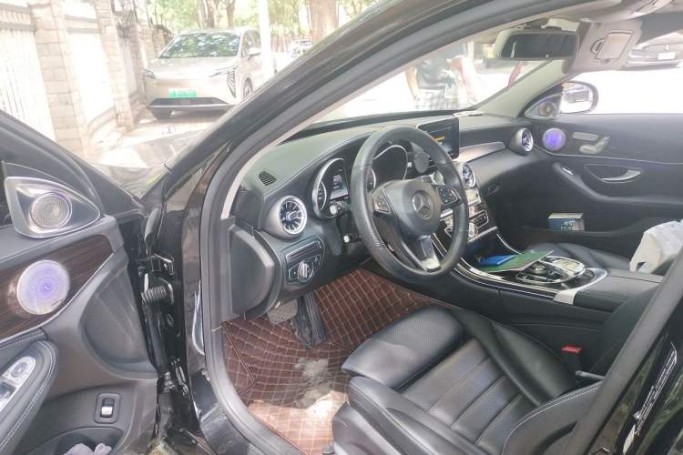 Used Mercedes-Benz C-Class 2017 Facelift C 200 L Sport Edition Driver Seat