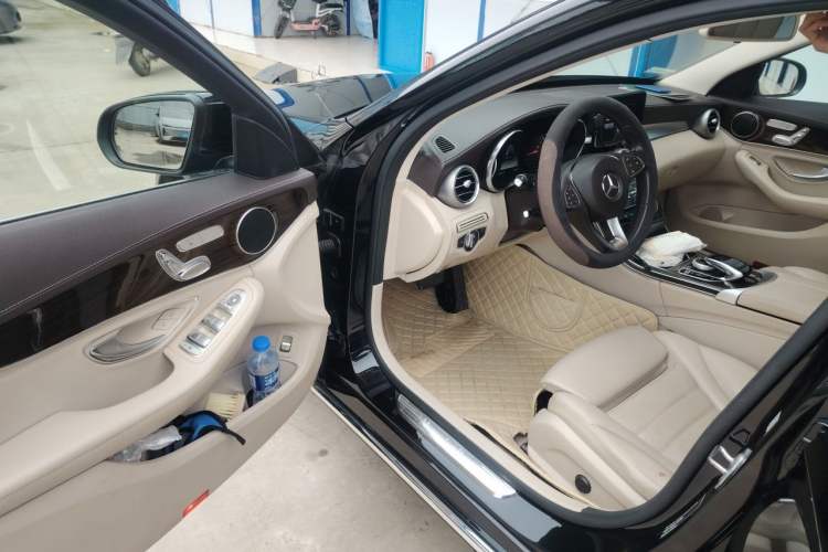 Used Mercedes-Benz C-Class 2017 Facelift C 200 L Driver Seat