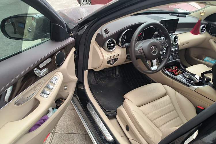 Used Mercedes-Benz C-Class 2017 Facelift C 200 L Driver Seat