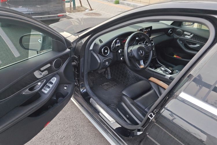 Used Mercedes-Benz C-Class 2017 Facelift C 200 L Sport Edition Driver Seat