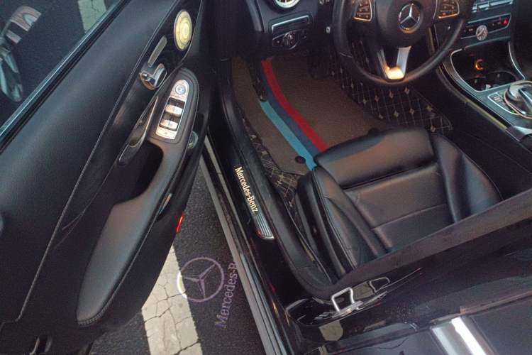Used Mercedes-Benz C-Class 2017 Facelift C 200 L Sport Edition Driver Seat