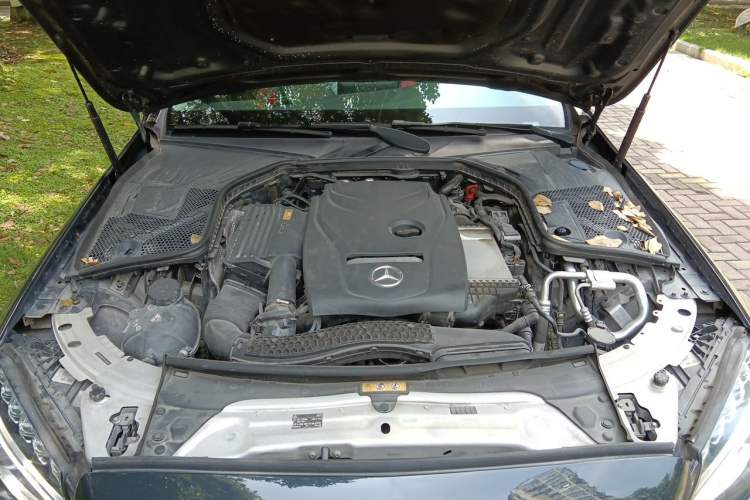 Used Mercedes-Benz C-Class 2017 Restyled C 180 L Fashion Edition Sport Version Engine Bay