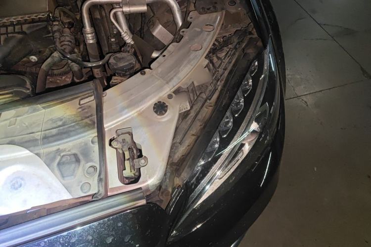 Used Mercedes-Benz C-Class 2017 Facelift C 200 L Sport Edition Engine Bay Left