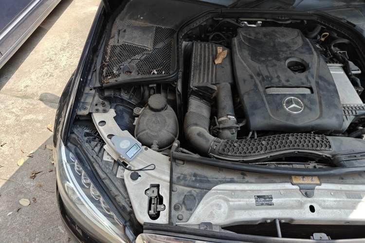 Used Mercedes-Benz C-Class 2017 Facelift C 200 L Engine Bay Right