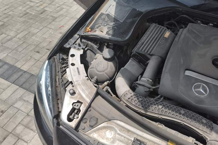 Used Mercedes-Benz C-Class 2017 C 200 L Sport Edition Engine Bay Right