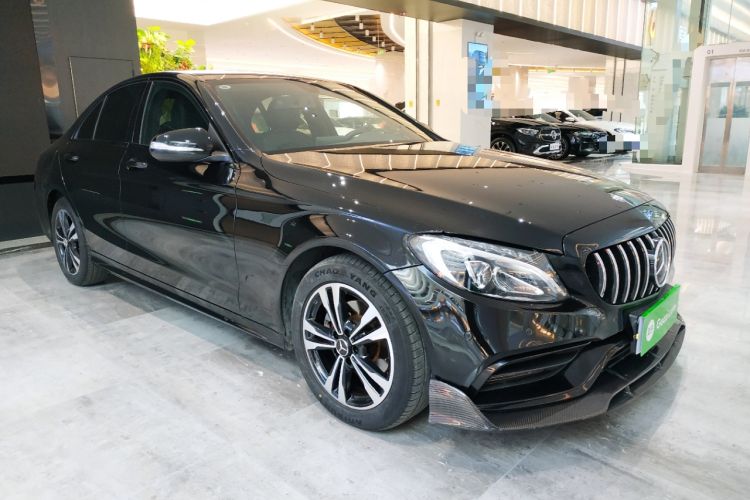 Used Mercedes-Benz C-Class 2017 Restyled C 200 Sport Edition Front Right 45 Deg