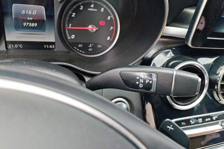 Used Mercedes-Benz C-Class 2017 Revised C 180 L Dynamic Sports Edition Gear Lever